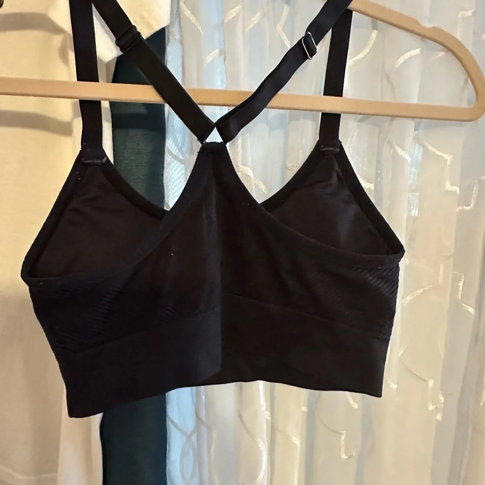 New Balance Black Sports Bra - Picture 2 of 4